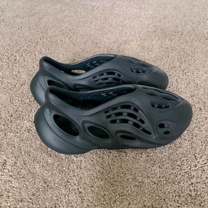 Yeezy foam runner reps size 11 👟